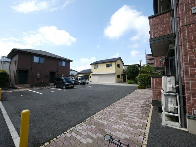 駐車場　★駐車場★建物南側開けてます★