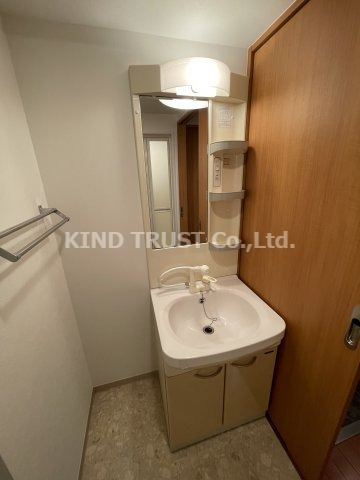 洗面設備　脱衣スペースもあります