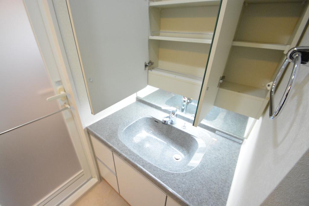 洗面設備　洗髪洗面化粧台