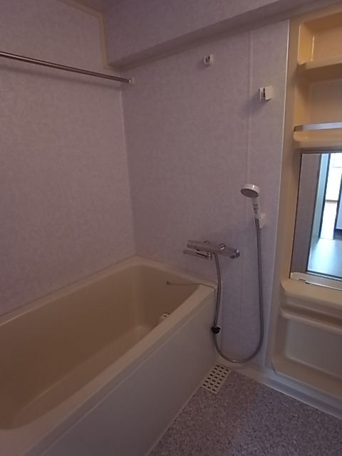 バス・シャワールーム　バスルーム