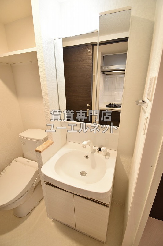 洗面設備　シャワー付洗面台