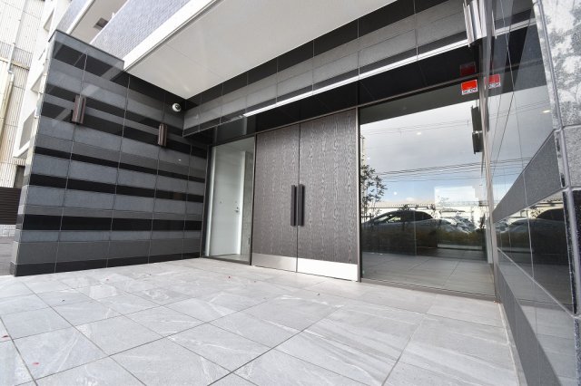 エントランス　オートロック完備