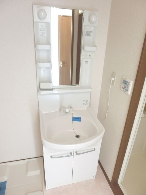 洗面設備　忙しい朝に便利なシャンプードレッサー