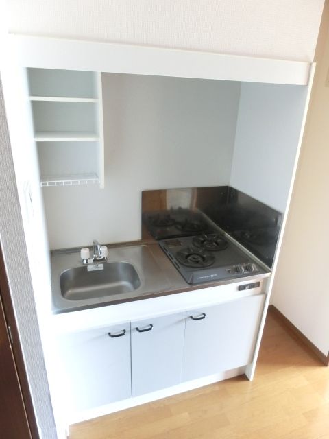 キッチン　お料理好きには嬉しい２口のシステムキッチン