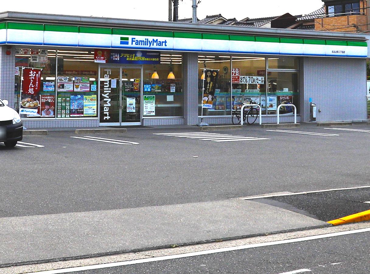 コンビニ　ファミリーマート名北辻町二丁目店（コンビニ）まで156m