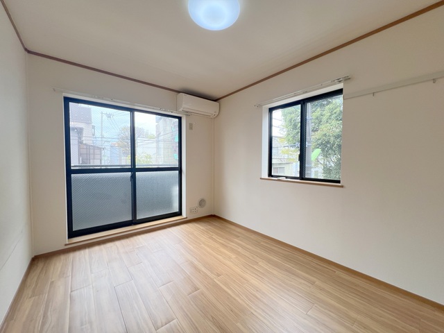 居室・リビング　★明るいフローリングの角部屋です★