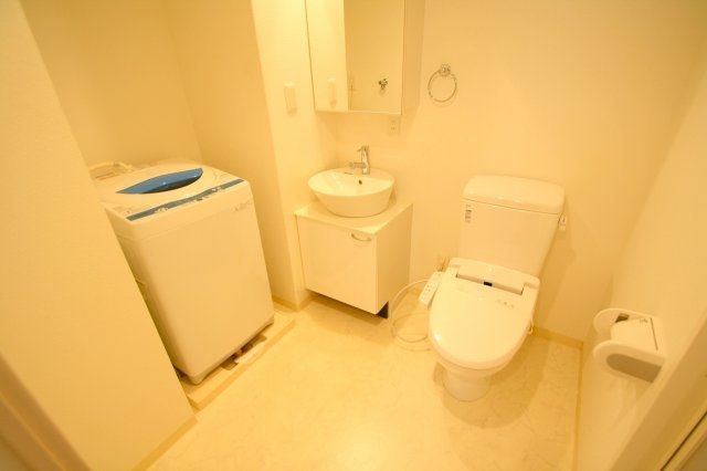 その他設備　洗濯機置場、洗面所