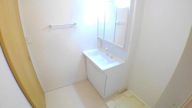 洗面設備　忙しい朝には欠かせない洗面所です