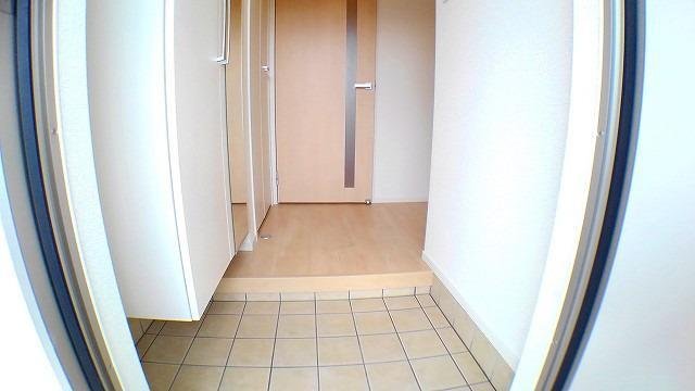 玄関　収納もある玄関です