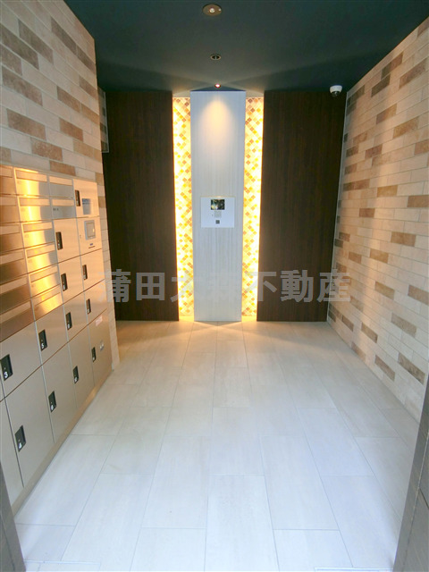 エントランス　防犯カメラTVモニター付オートロック宅配BOXメールBOX