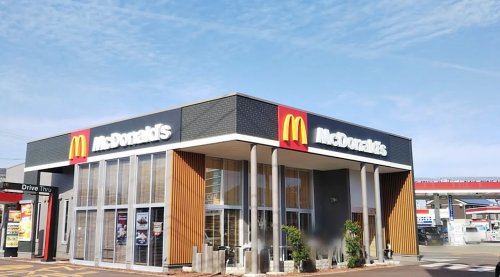 飲食店　マクドナルド 武雄店（飲食店）まで1026m