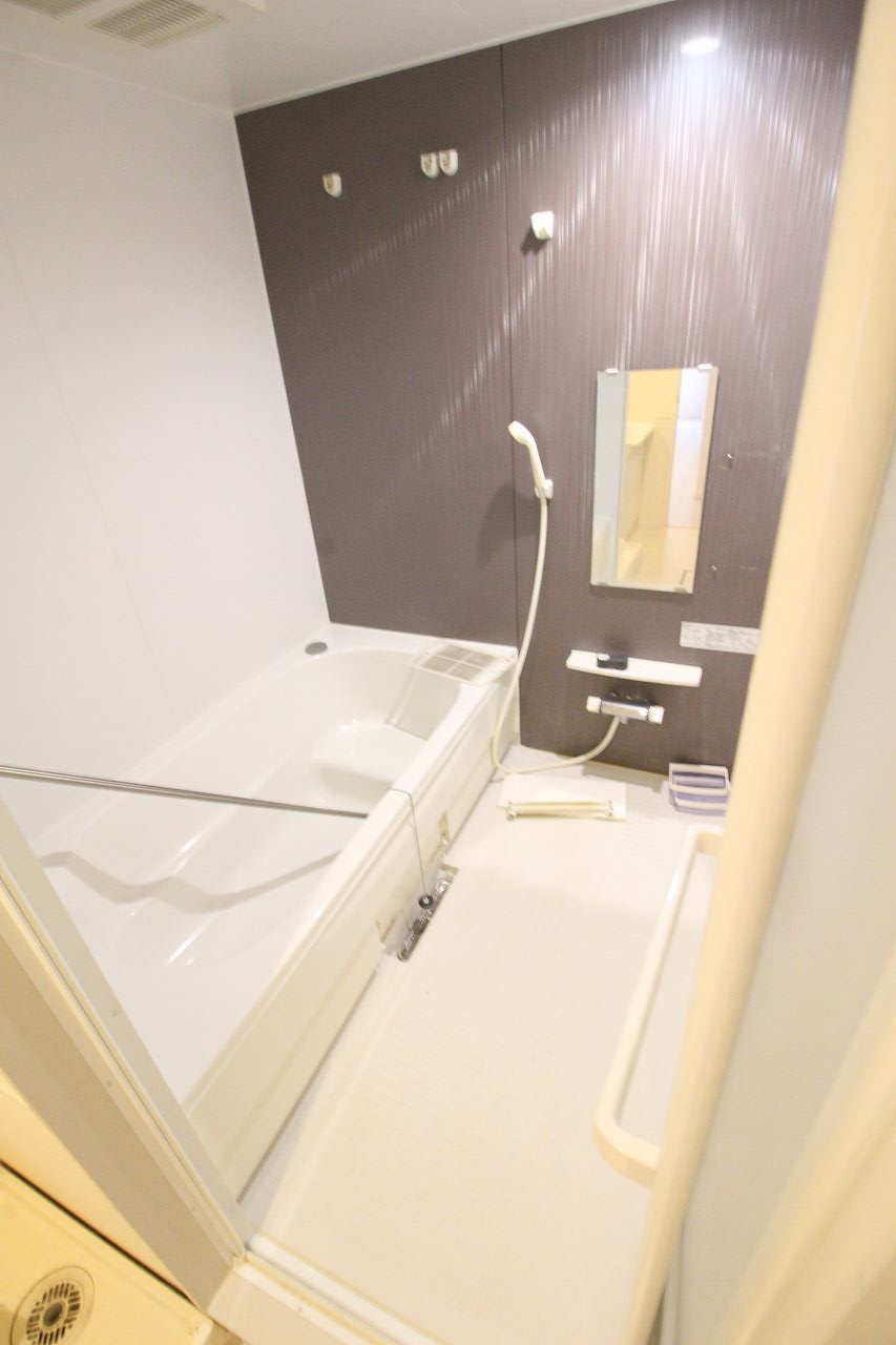 バス・シャワールーム　別棟の部屋の写真です