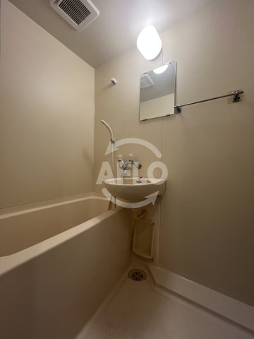 バス・シャワールーム　リアライズ西淡路　浴室