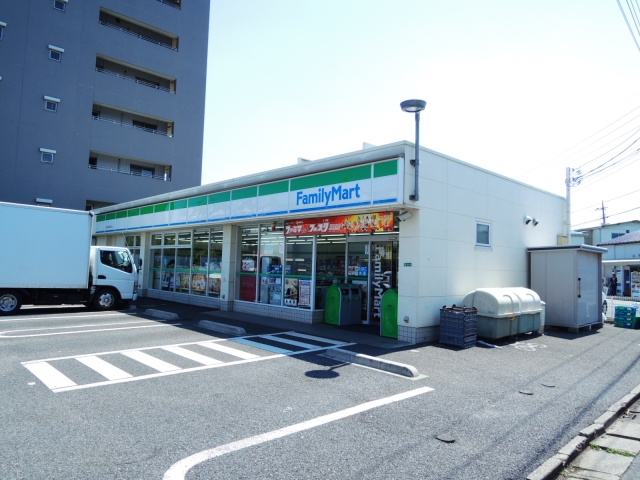 コンビニ　ファミリーマート平和台環八通り店（コンビニ）まで87m