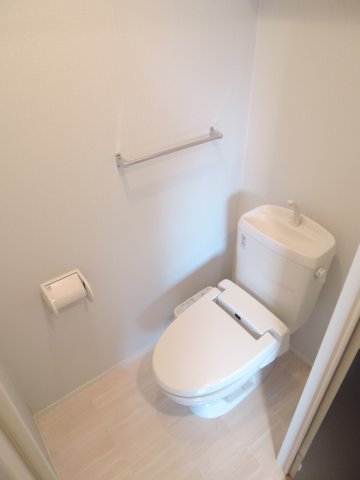 トイレ　落ち着いたトイレです