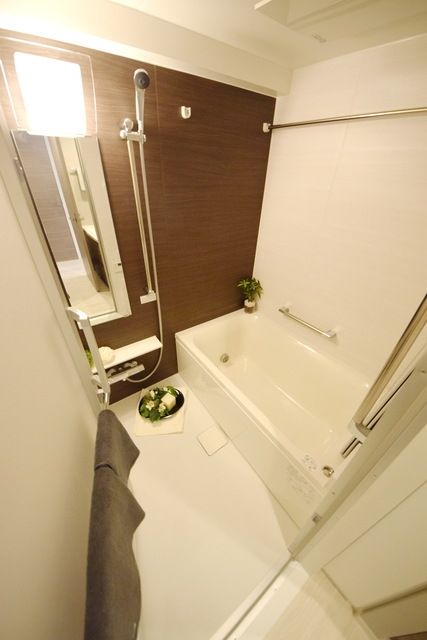 バス・シャワールーム　※別部屋の参考写真です。