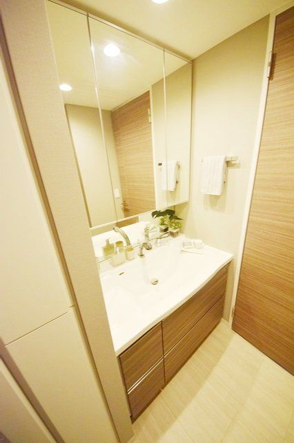 洗面設備　※別部屋の参考写真です。