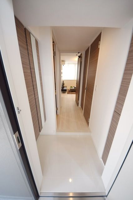 玄関　※別部屋の参考写真です。