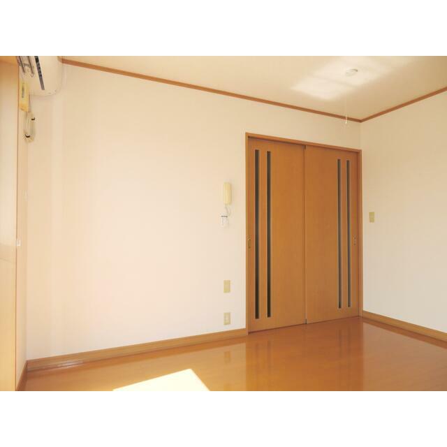 その他部屋・スペース　洋室＠キッチン間仕切引戸～間仕切建具は引違い引戸ですので開口