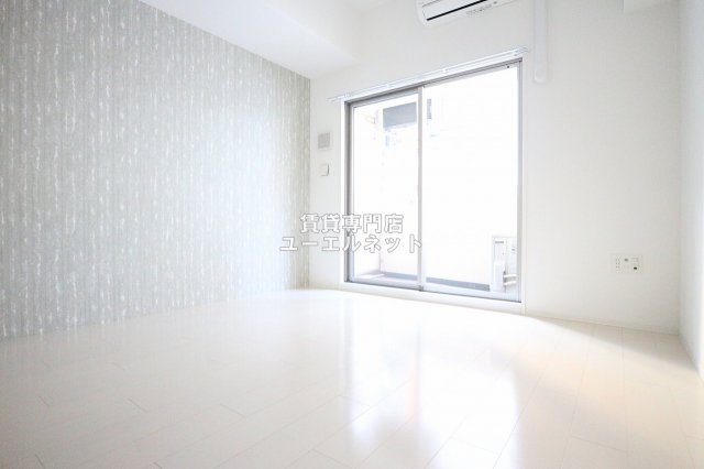 居室・リビング　ゆったりとくつろげる、落ち着きのある居室空間です