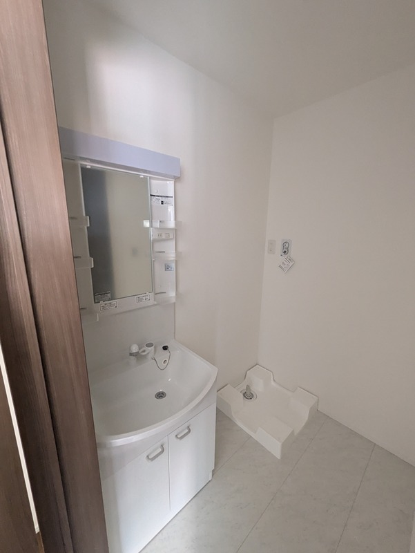 洗面設備　※室内写真は同間取りの別号室の写真です。