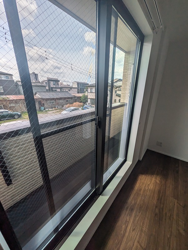 バルコニー　※室内写真は同間取りの別号室の写真です。