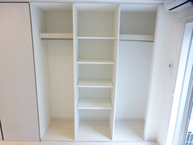 収納　ワイドクローゼット