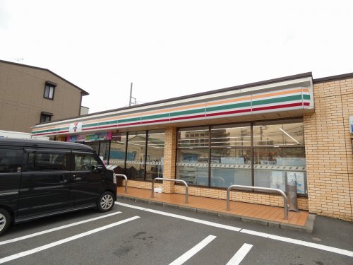 コンビニ　セブン-イレブン 大和桜森店（コンビニ）まで440m