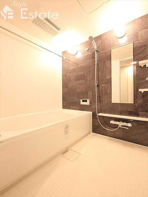 バス・シャワールーム　バスルーム