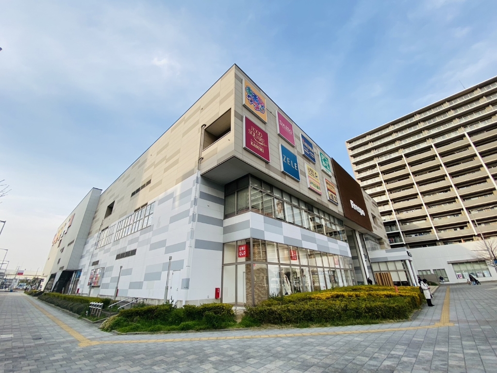 ショッピングセンター　フレスポ八潮（ショッピングセンター）まで943m