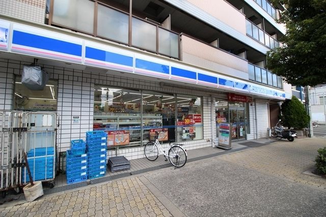コンビニ　ローソン 上新庄三丁目店（コンビニ）まで384m