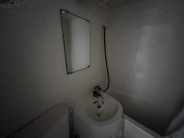 洗面設備　浴室内に洗面台あり！