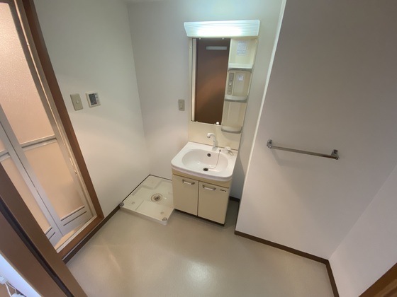 洗面設備　※別部屋の写真です