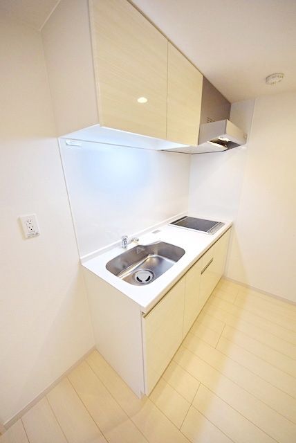 キッチン　★★広々システムキッチン完備★★