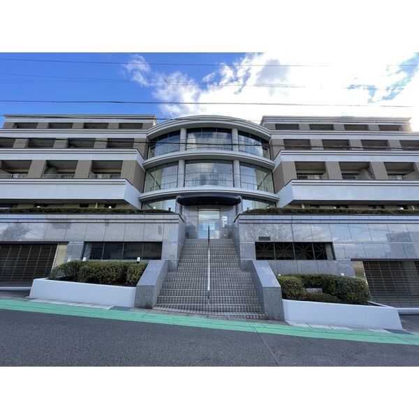 建物外観　落ち着いた雰囲気の外観です