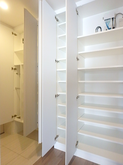 その他設備　収納豊富なシューズクローゼット♪
