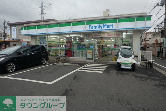 コンビニ　ファミリーマート南大泉一丁目店（コンビニ）まで776m