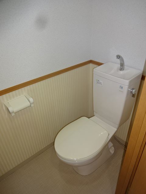 トイレ　清潔感のあるトイレです。