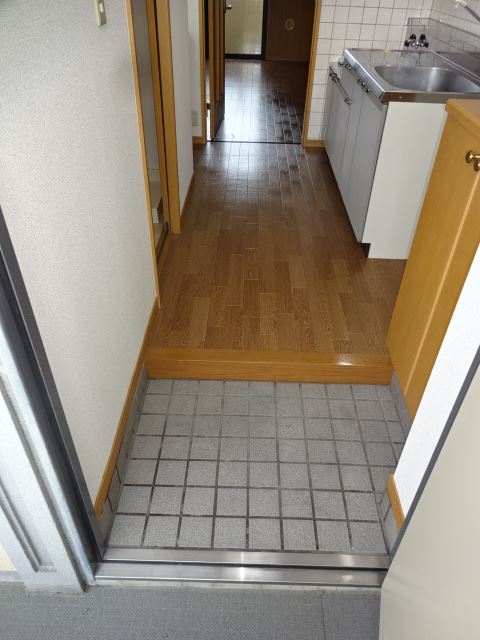 玄関　玄関からの様子です。