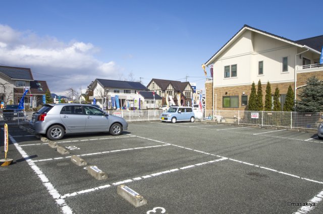 駐車場　駐車場