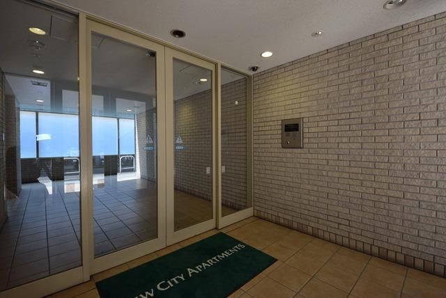 エントランス　オートロック完備