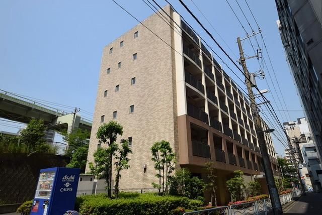 建物外観　駅から徒歩3分