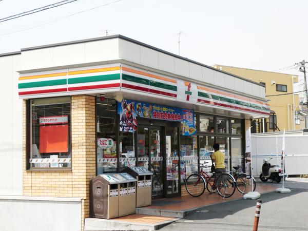 コンビニ　セブンイレブン横浜六ツ川店（コンビニ）まで706m