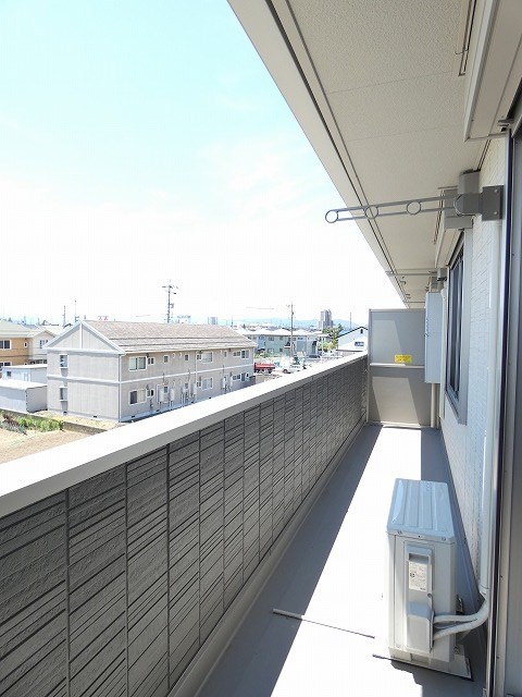 バルコニー　写真は302号室です（参考）