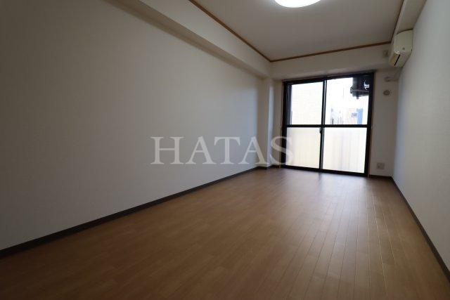居室・リビング　同物件別部屋です
