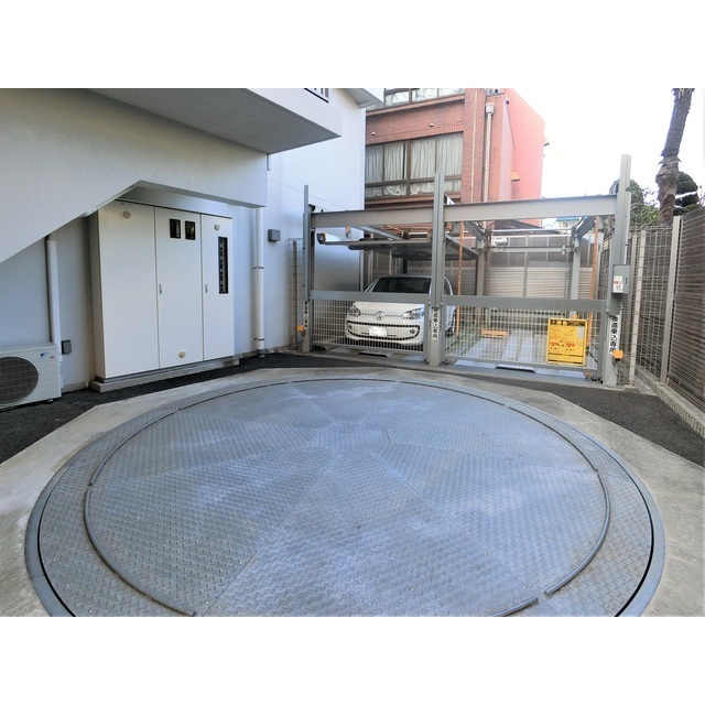駐車場　駐車場（2019.12撮影）