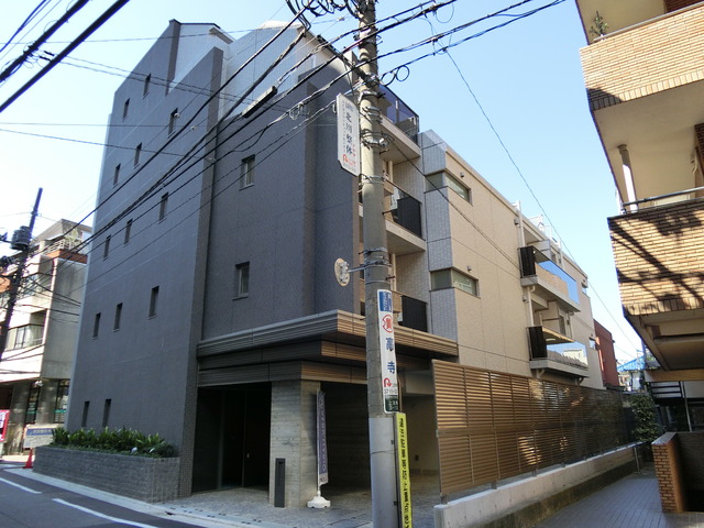 建物外観　外観は落ち着いています