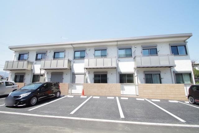 建物外観　☆南向き日当たり良好！ゆとりある敷地☆