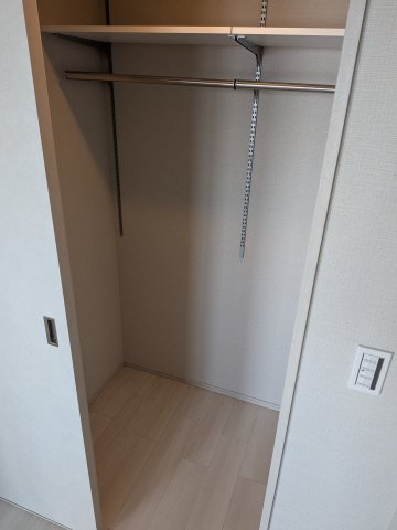 収納　お洋服もたくさんしまえます