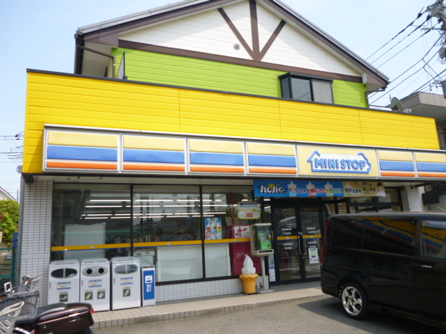 コンビニ　ミニストップ下矢切栄町店（コンビニ）まで734m